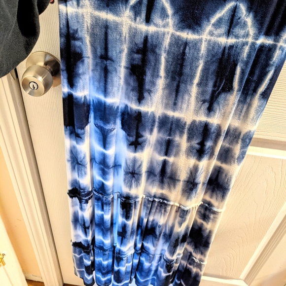 🆕WOT Lapis Navy & White Tie Dye Maxi Dress - Picture 3 of 6